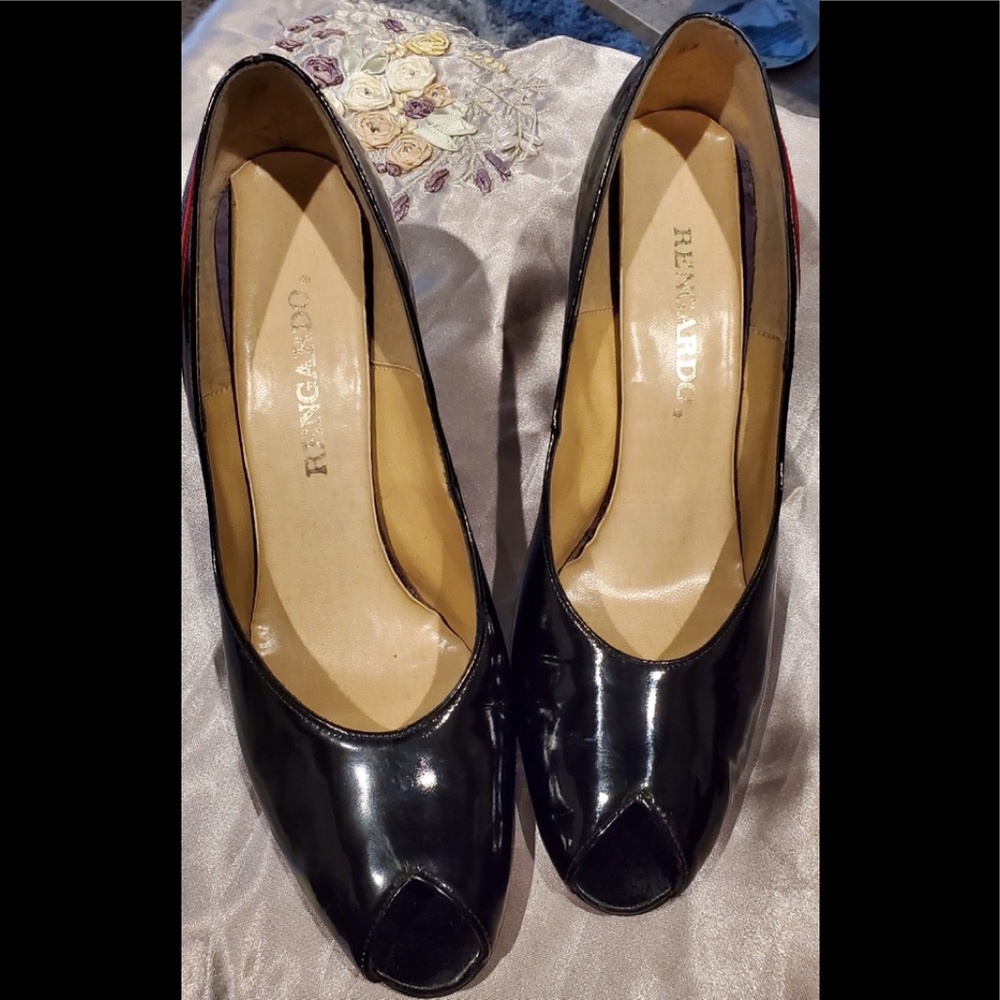 GUC 1970 Vintage designer Patient leather pump  7  3" heel